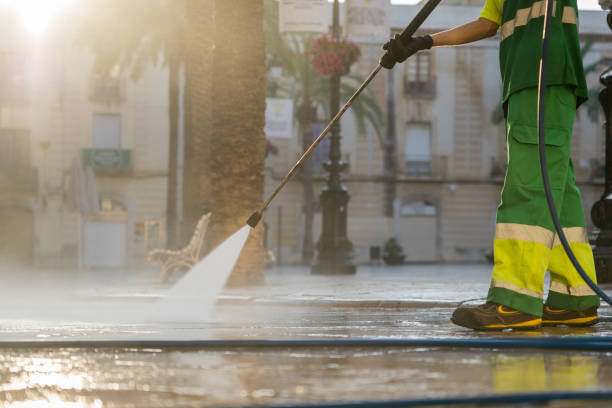 Best Graffiti Removal  in Santa Venetia, CA